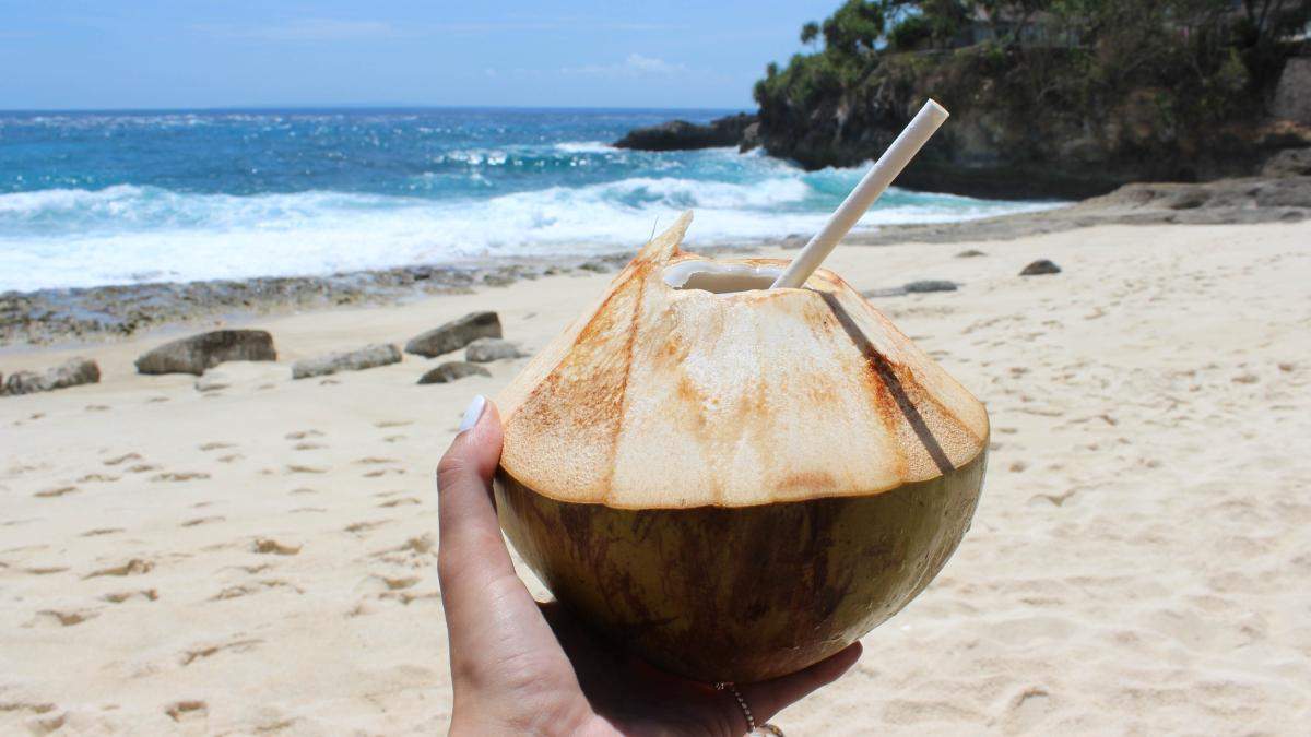 Какая польза кокосовой воды для кожи: увлажнение кокосовой водой Какая польза кокосовой воды для кожи: увлажнение кокосовой водой